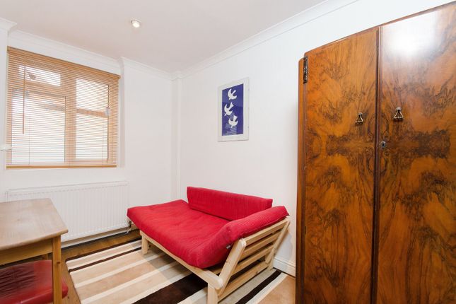 Chatsworth Road, Kilburn photo 4