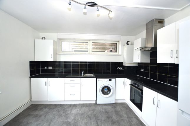 Flat to rent in Woodland Road, London