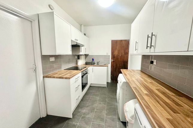 393A, Sheffield photo 5