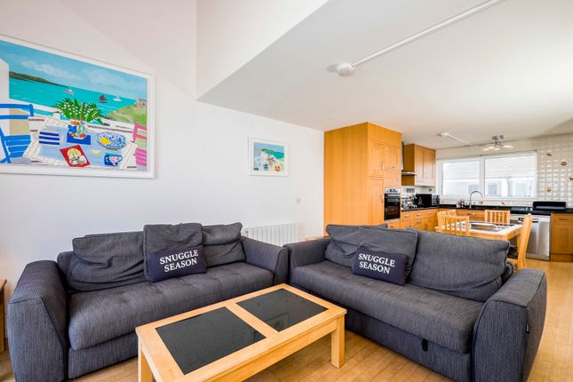 35, St. Nicholas Court, St. Ives photo 4