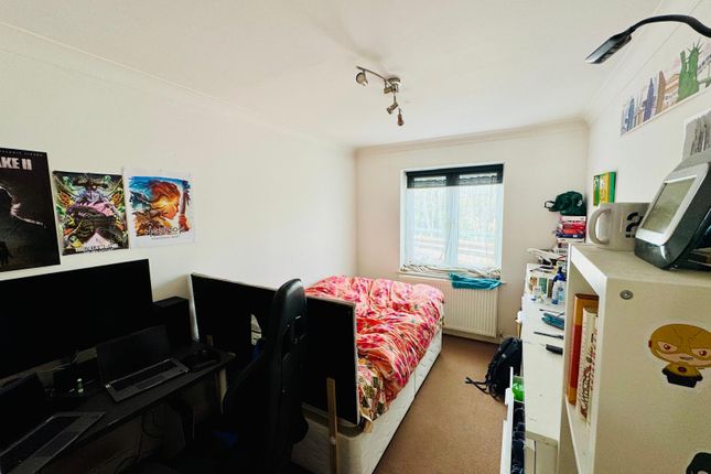 2, Rickmansworth Road, London photo 4