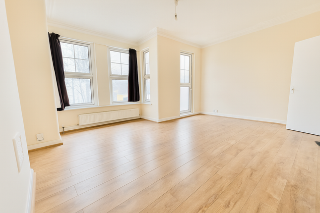 2-bed maisonette on London, £415,000