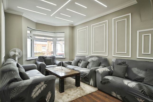 81, Benson Avenue, London photo 3