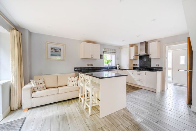 1 Brook Meadows, Chichester photo 4