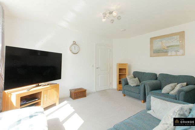 12, Baillie Crescent, Alford photo 3