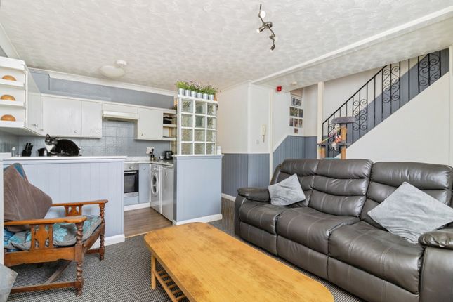 Flat 2, Katherine Court, 1, Teignmouth Road, Devon photo 2