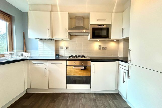 Flat 8, Lorcan Court, West Drayton photo 3