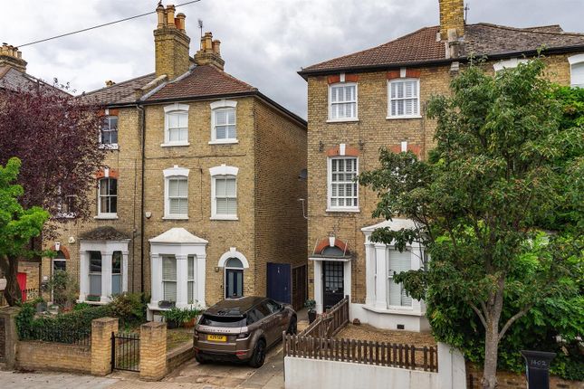 Flat for sale in Wimbledon Park Road, London