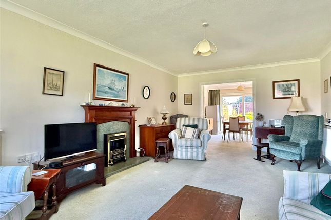 25, Deans Court, Lymington photo 3