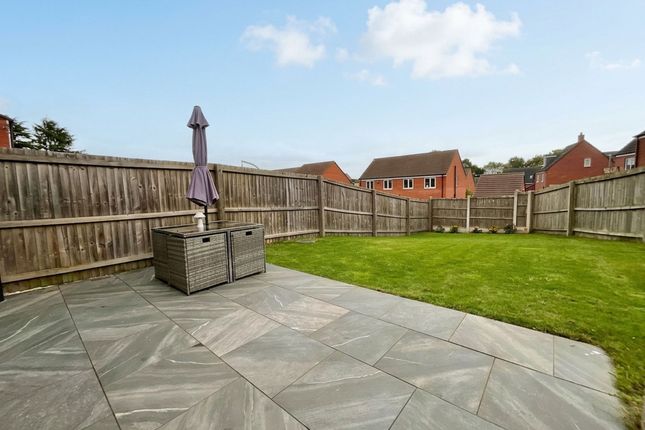 36 Lockley Walk, Stone photo 4