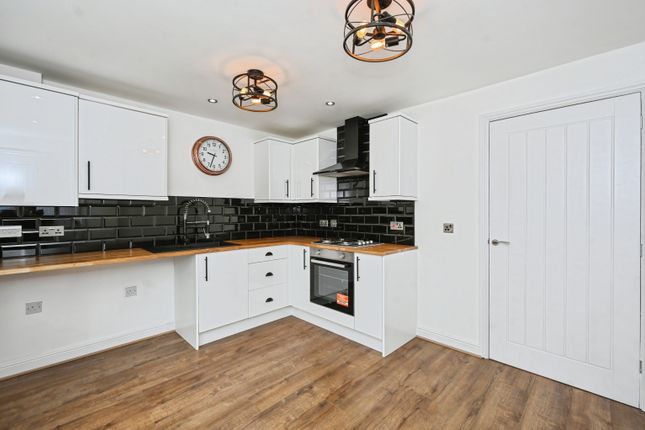 22, Rollesby Gardens, St. Helens photo 4