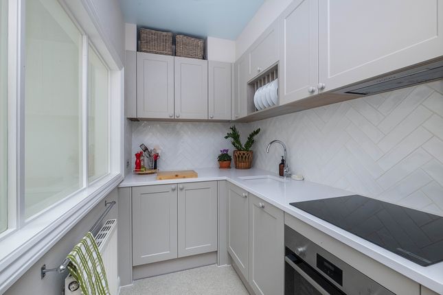 Flat 8, 60, Maple Road, Surbiton photo 4