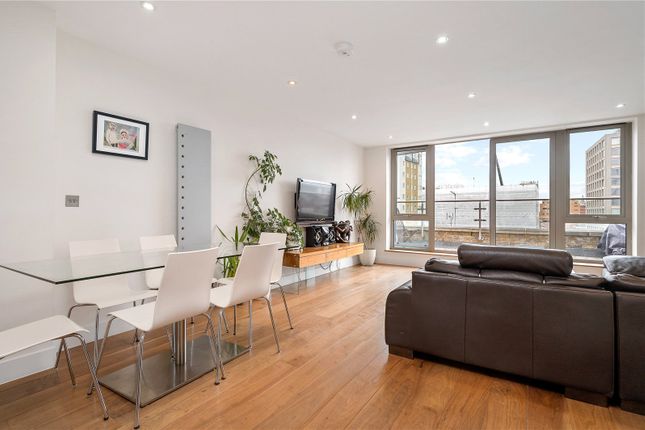 Flat for sale in Henriques St, London