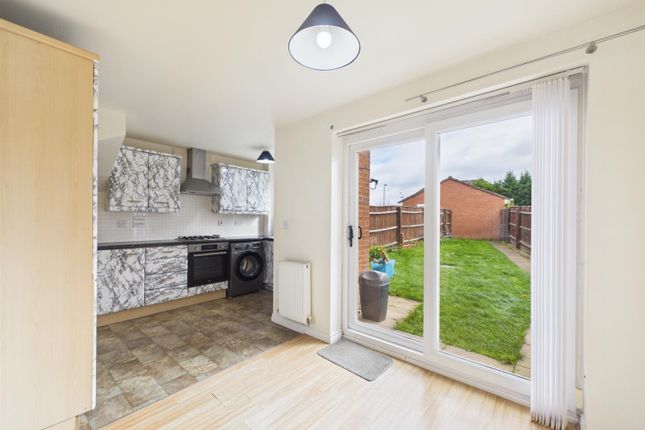 Walsingham Drive, Nuneaton photo 4