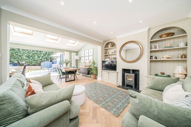 32, Hill Crescent, Surbiton photo 2