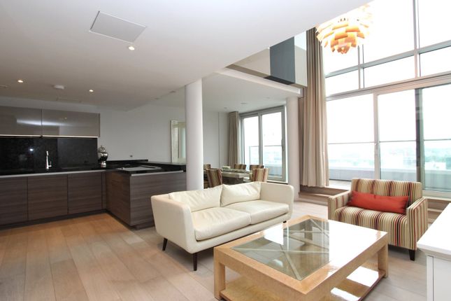 Flat to rent in Baltimore Wharf, Docklands