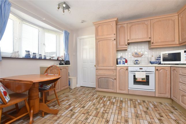 70, Wharfedale Rise, Wakefield photo 4