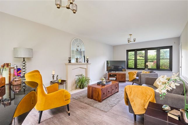53, Walker Wood, Baildon photo 4