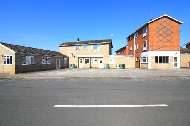 Thumbnail Maisonette to rent in Lingwood Gardens, Norwich