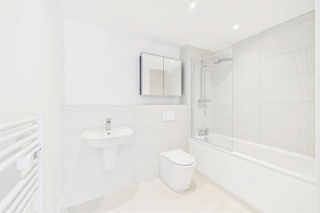 Apartment 9, Bay Court, 2-4, Bay Road, Clevedon photo 4