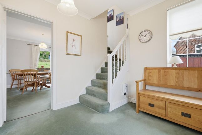 127, Grosvenor Drive, Loughton photo 2