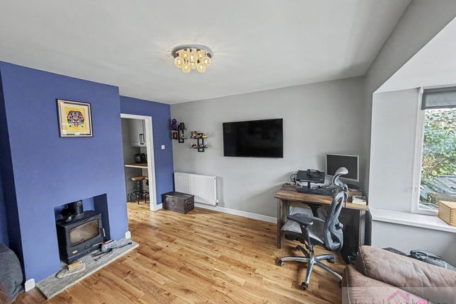 42 Fair View Road, Leek photo 3