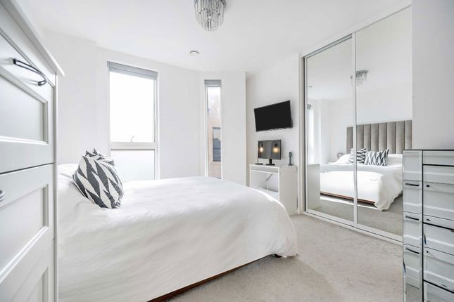Flat 15 Stanhope House, 6, Quayle Crescent, London photo 4