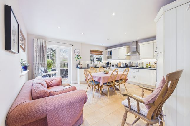 22 Summerleys Road, Princes Risborough photo 2