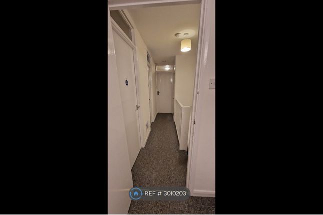 Clarence Lane, London photo 2