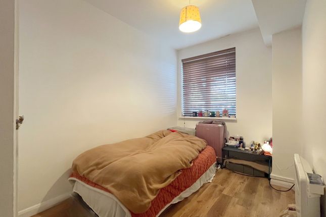 Flat for sale in Benhill Wood Road, Sutton