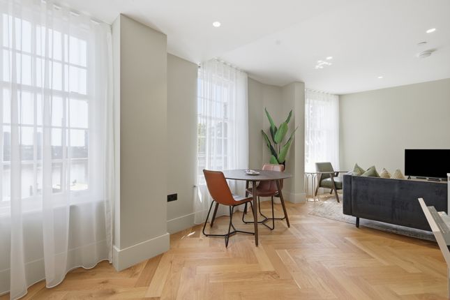 2 , Munro Terrace, London photo 4