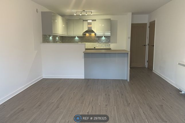 Flat, Station Road, Westbury photo 5
