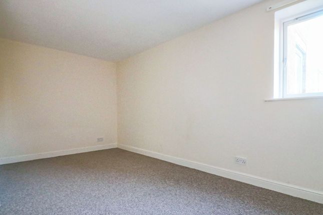Flat for sale in Manor Court, Grimsby
