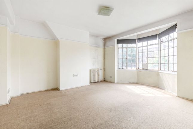Flat 17, Wavertree Court,, Streatham Hill, London photo 2
