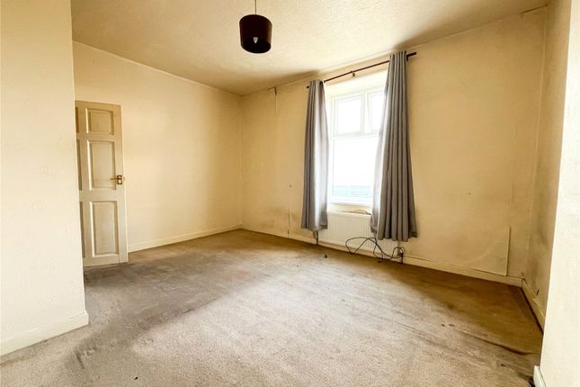 8, Jackson Street, Saddleworth photo 4