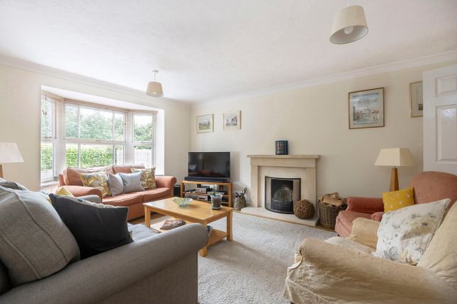 39, Grace Gardens, Cheltenham photo 2