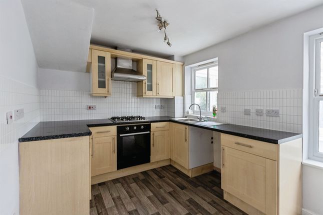 11, Silkstone Court, Leeds photo 4