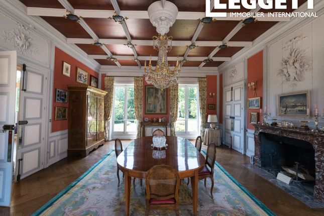 Ch&acirc;teau for sale in Jazeneuil, Vienne, Nouvelle-Aquitaine