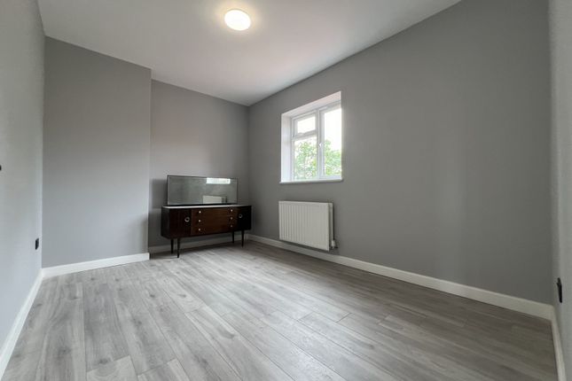 43, Blissett Street, London photo 5