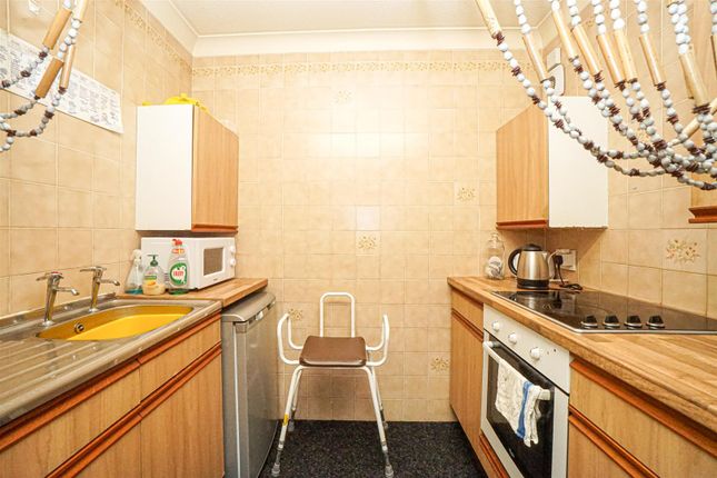 47 Homedane House, Denmark Place, Hastings photo 4