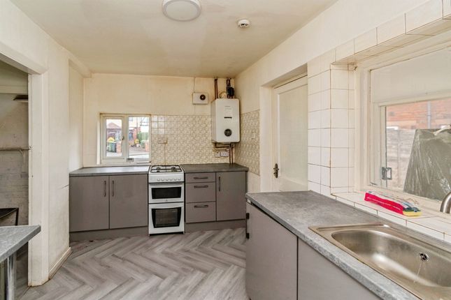 20, Holford Avenue, Walsall photo 3