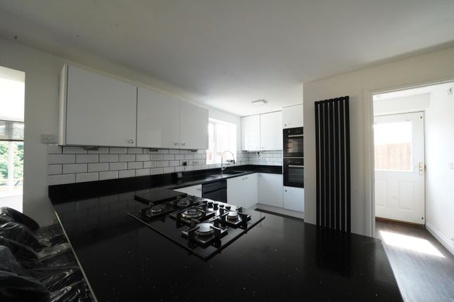 10, Heol Gwerthyd, Barry photo 4