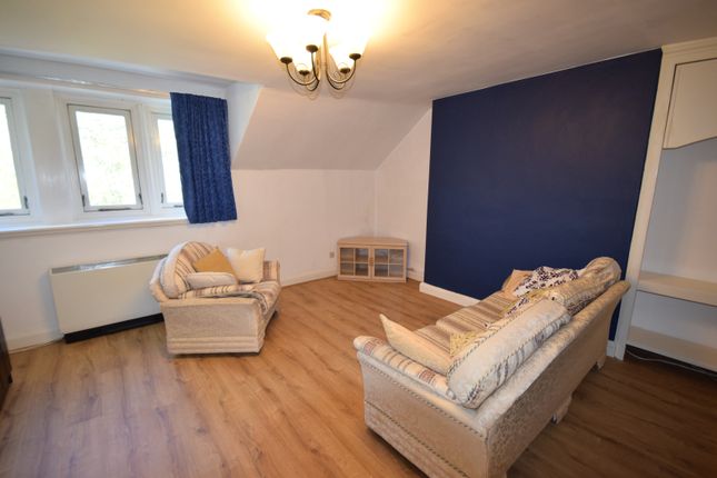 Flat to rent in Flat 6, Red Gables