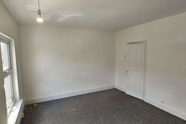 30 Cambridge Street, Luton photo 4