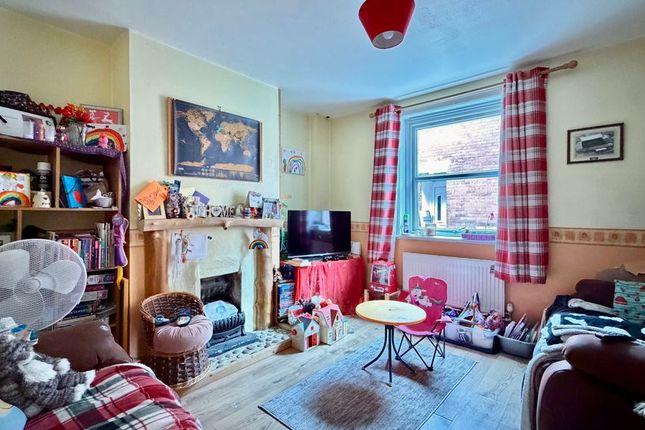14 Holly Terrace, Fore Street, Chard photo 2