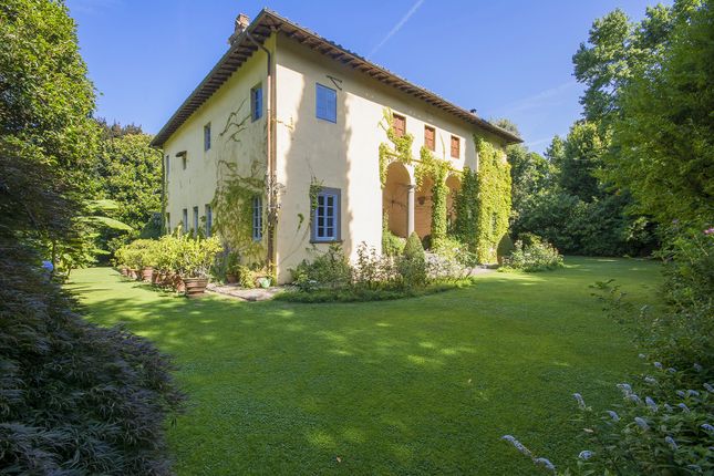 Thumbnail Villa for sale in Vorno, Capannori, Toscana