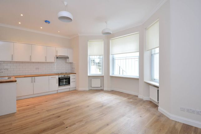 Thumbnail Flat to rent in Queens Gate, South Kensington, London