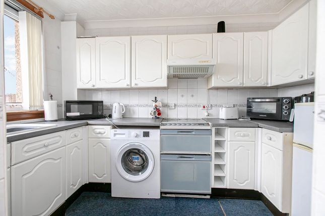 128, Craigmount, Kirkcaldy photo 3