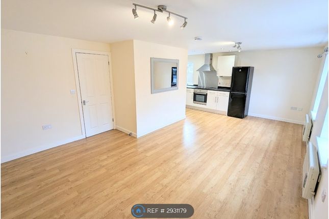 Flat  Caxton Lodge, Dellsome Lane, Welham Green photo 2