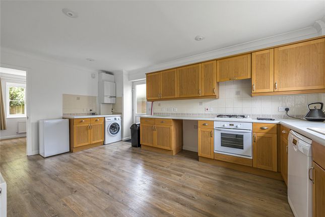 18, Ivydene, Woking photo 3